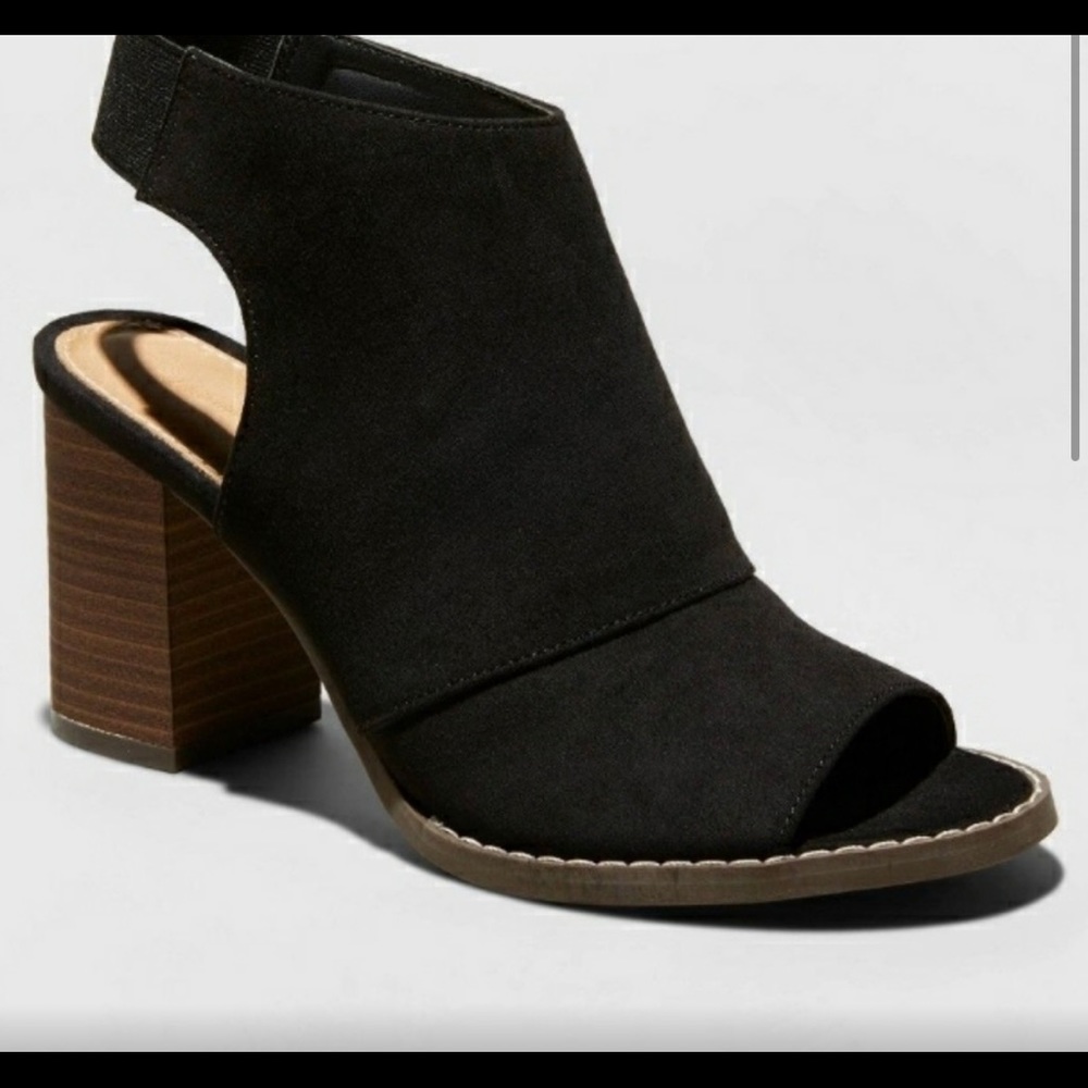 Black slingback heel